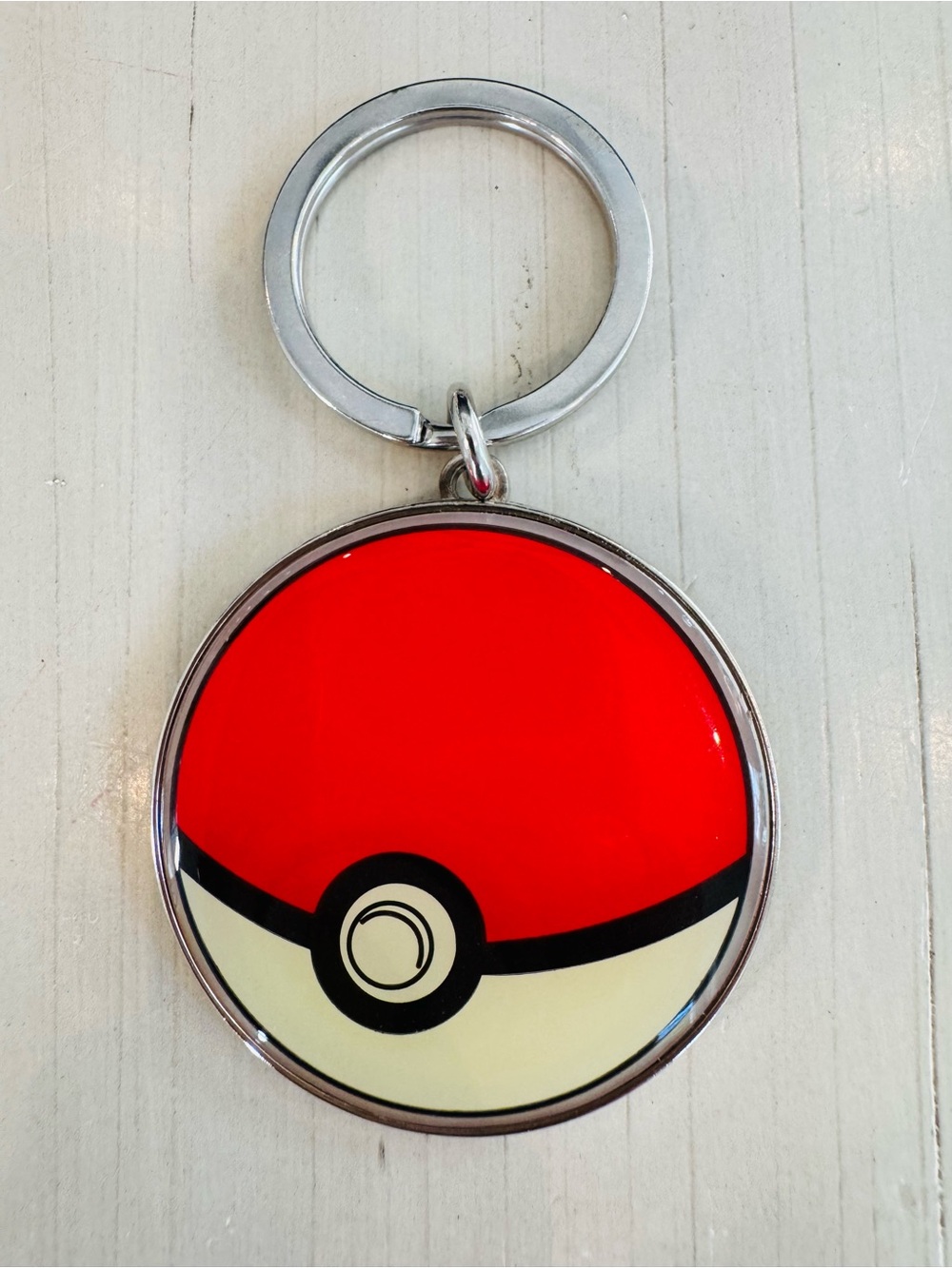 Nintendo Pokémon Poké Ball Metal Keychain Red White Enamel Bag Charm 2016